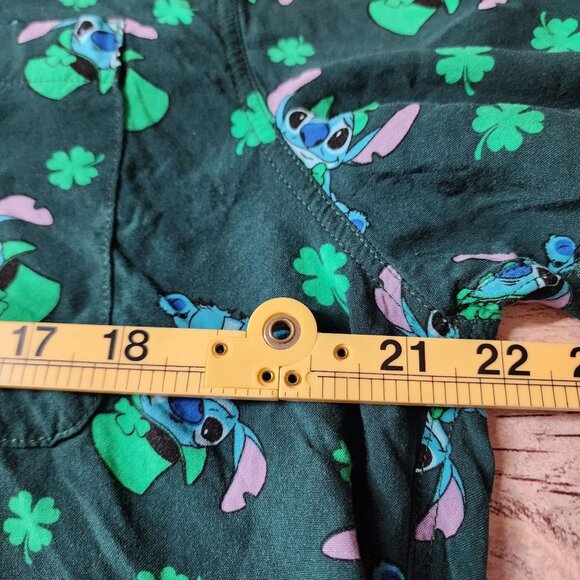 Disney Stitch Size Large St. Patricks Day Hawaiian Shirt Button Front - Picture 7 of 7